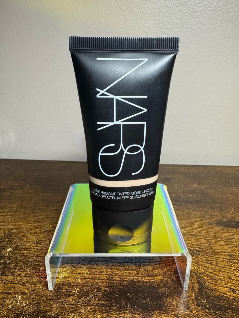 Nars Pure Radiant Tinted Moisturizer Alaska - L2 - light with warm undertones